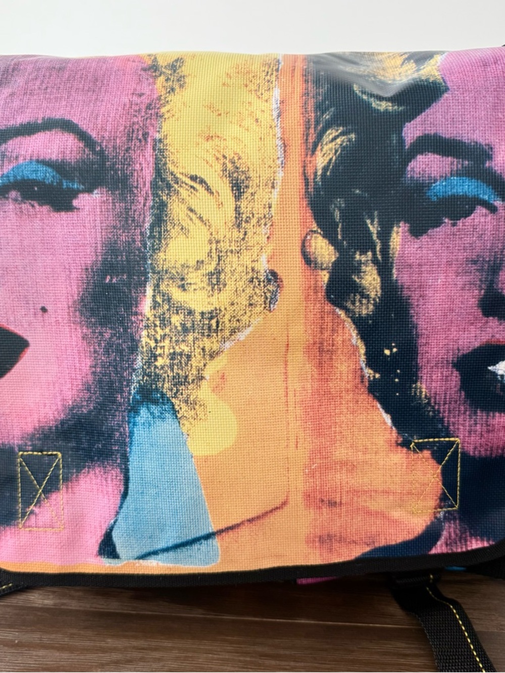 NEW Andy Warhol Loop Marilyn Monroe Pop Art Messenger Bag - Picture 2 of 9